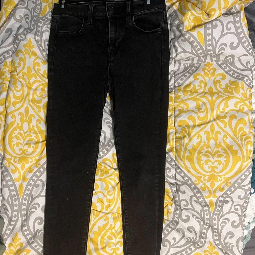 American eagle high rise black jeans. Size: 6 - Picture 2 of 2
